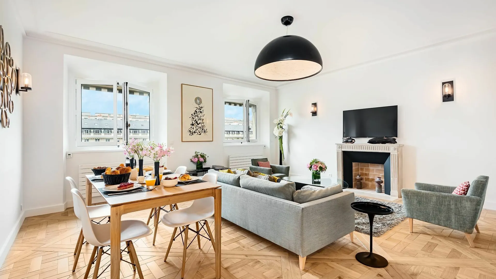 Apartment Palais Nouveau - Two Bedroom Paris